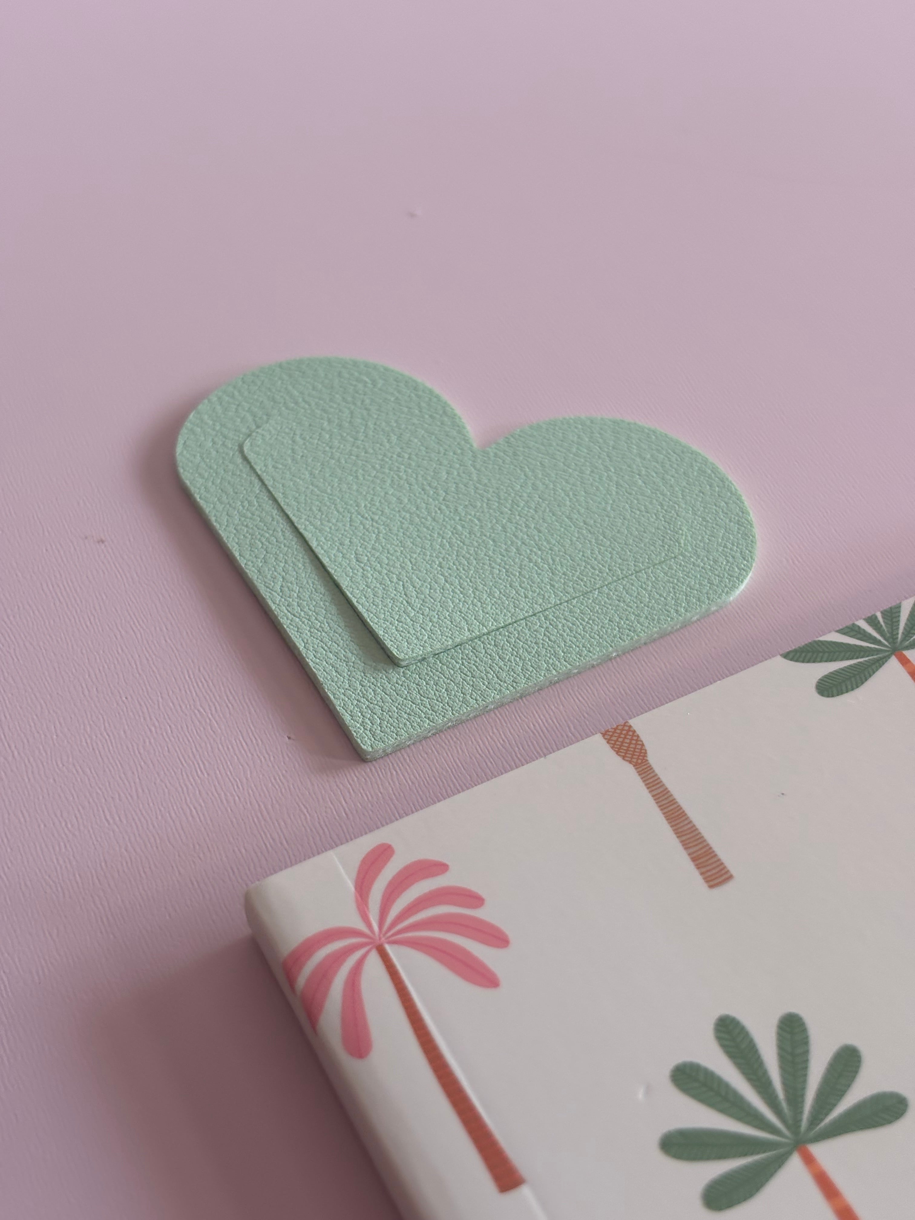 Neutral Palm Bundle